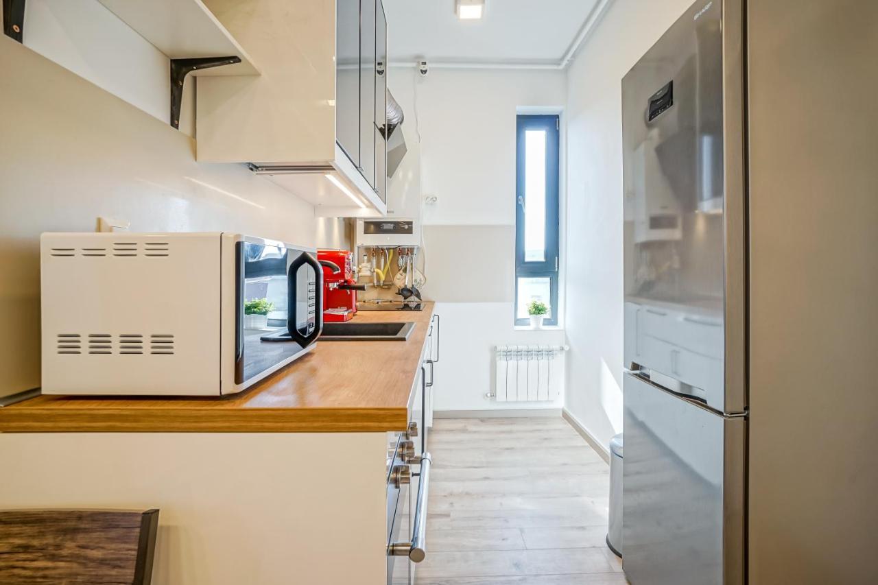 Bright Apartments Moments Away From Herastrau Park, Mall And Metro Bucureşti Eksteriør bilde