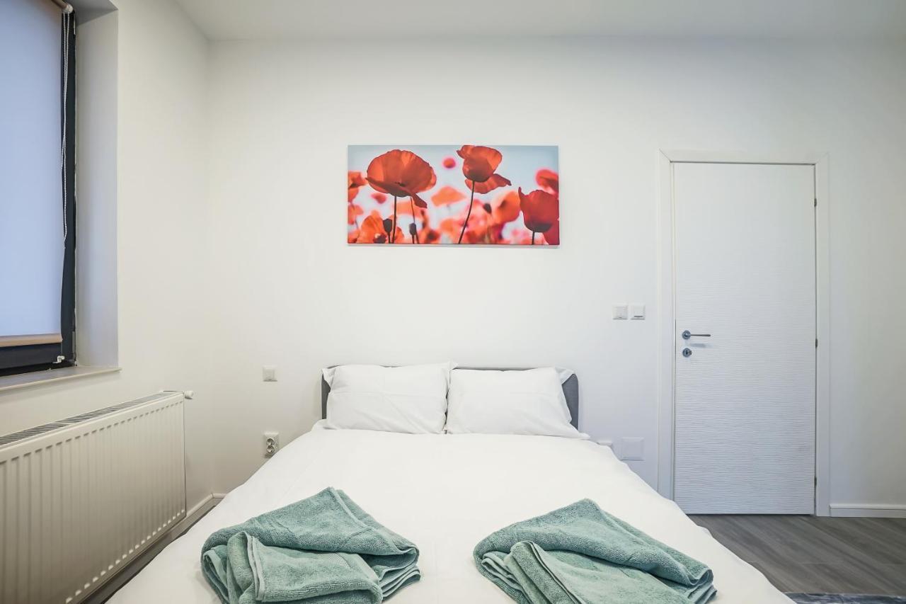 Bright Apartments Moments Away From Herastrau Park, Mall And Metro Bucureşti Eksteriør bilde