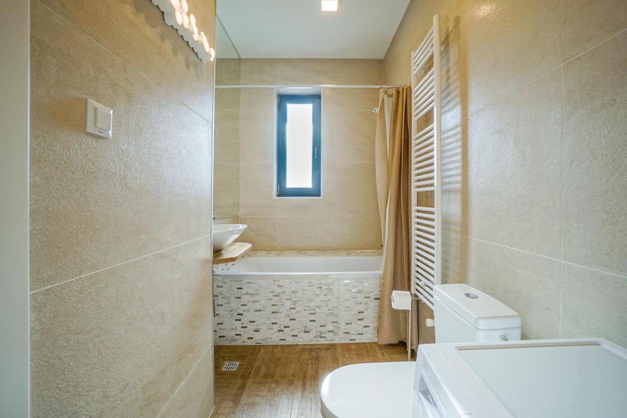 Bright Apartments Moments Away From Herastrau Park, Mall And Metro Bucureşti Eksteriør bilde